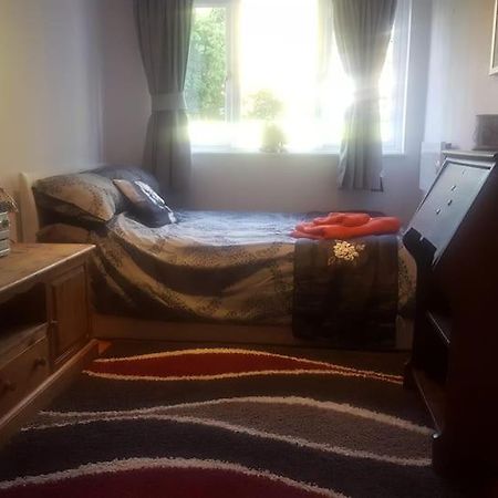 Horsell Stayinwoking At 30 Woodlands מראה חיצוני תמונה