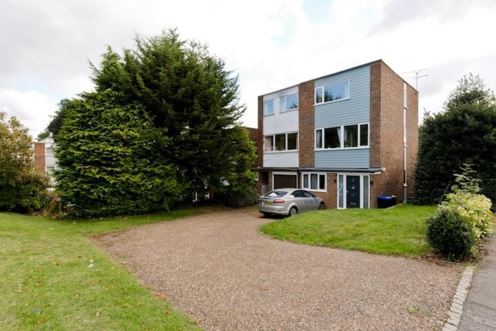 Horsell Stayinwoking At 30 Woodlands מראה חיצוני תמונה