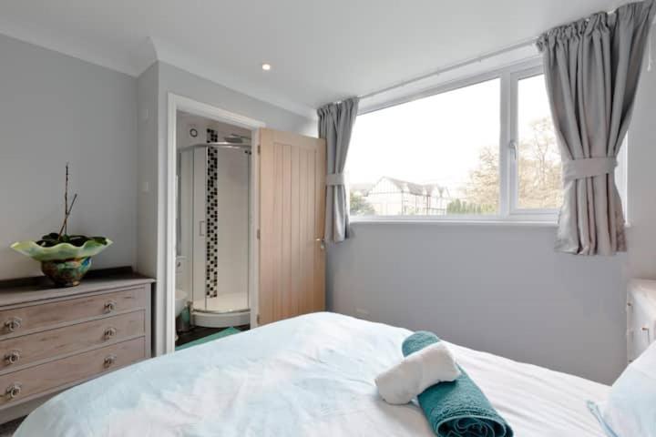 Horsell Stayinwoking At 30 Woodlands מראה חיצוני תמונה