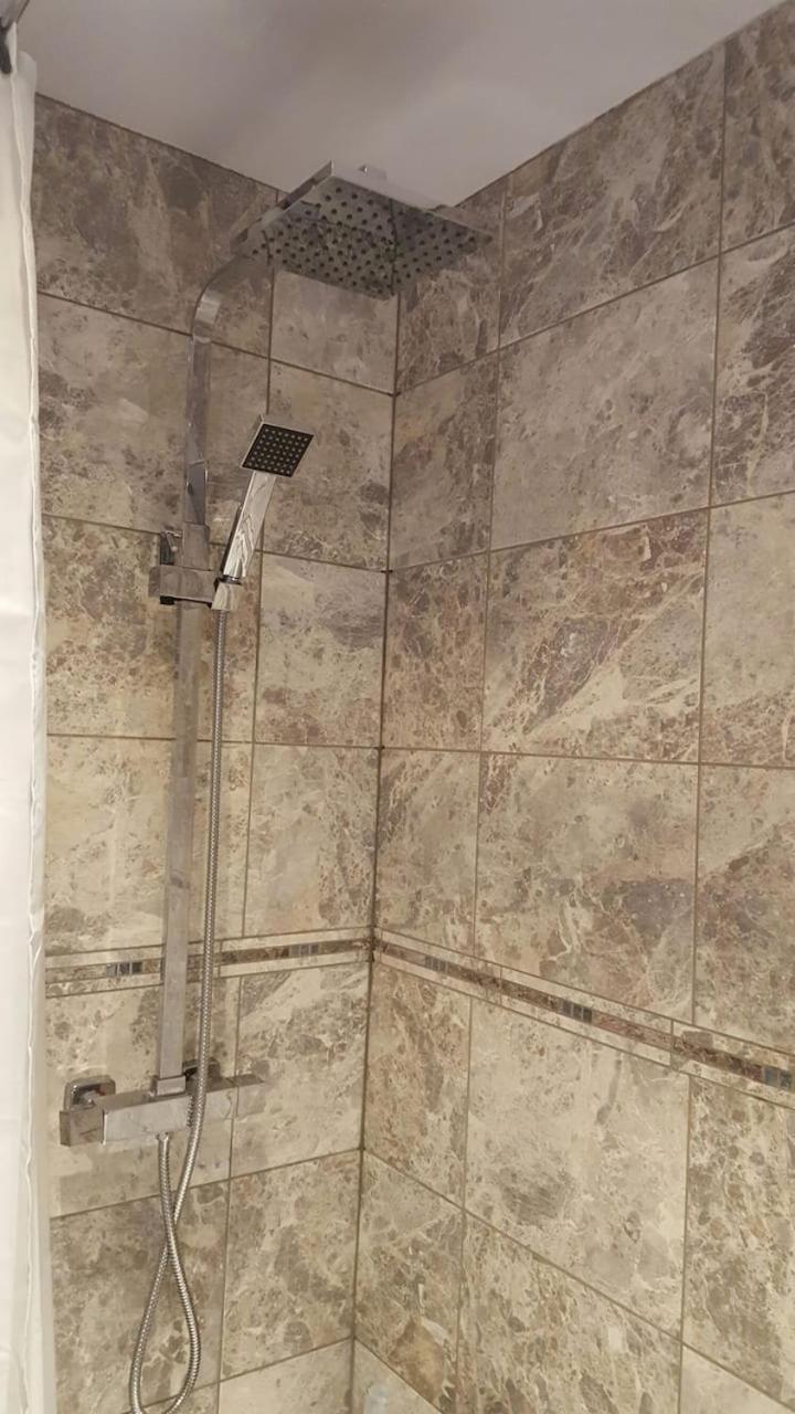 Horsell Stayinwoking At 30 Woodlands מראה חיצוני תמונה